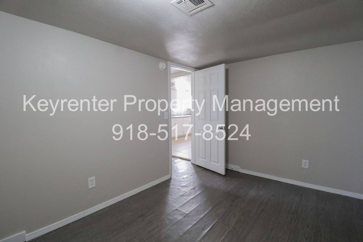 Apartment for rent at 405 S Maple St, Sapulpa, OK 74066