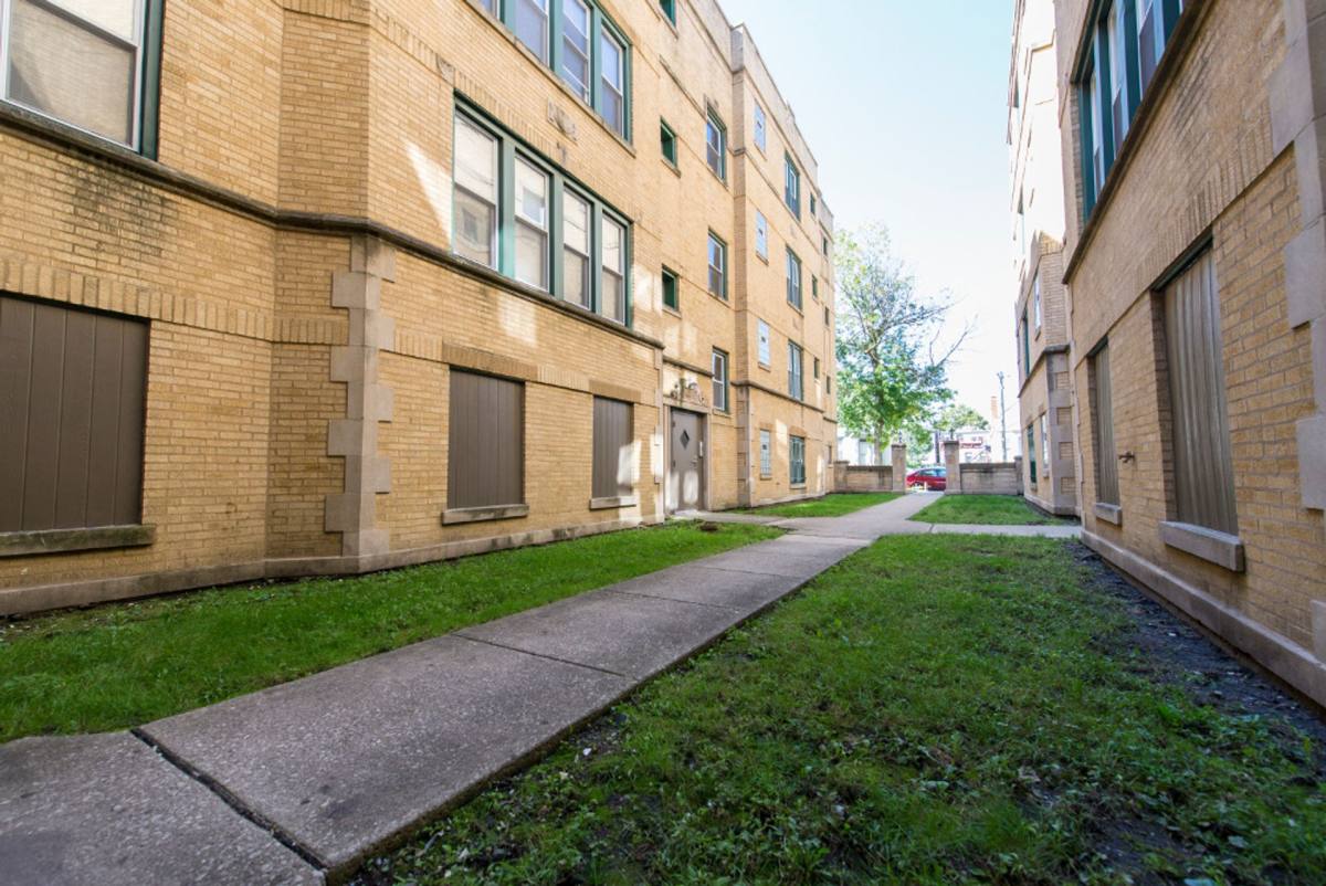 Apartment for rent at 1931 S Homan Ave, Chicago, IL 60623