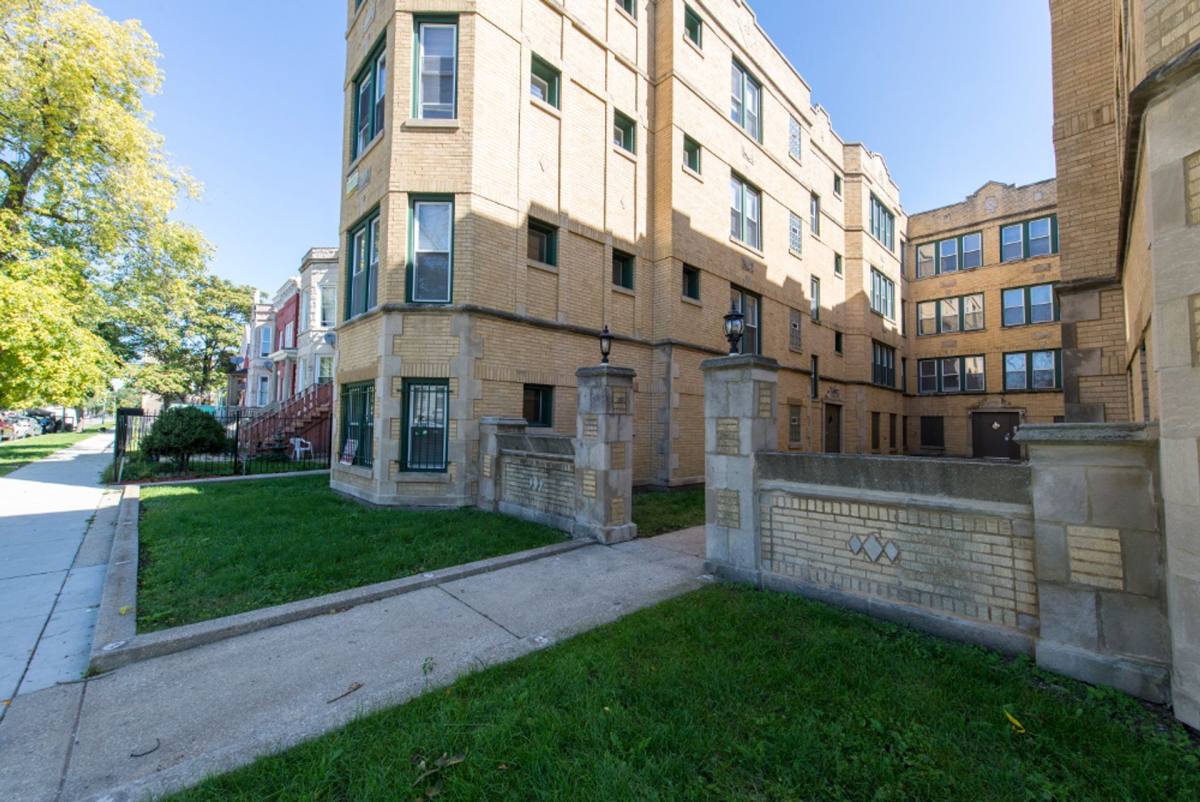 Apartment for rent at 1931 S Homan Ave, Chicago, IL 60623