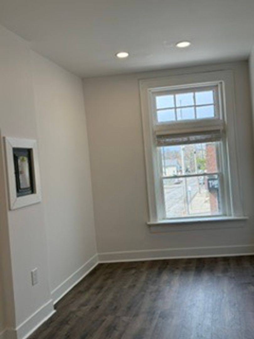 Apartment for rent at 2198-2200 N High St, Columbus, OH 43201