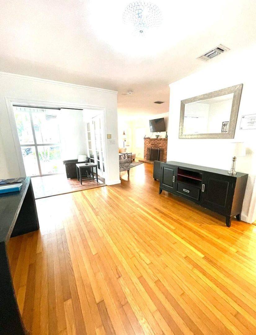 House for rent at 1403 SE 2nd St, Fort Lauderdale, FL 33301