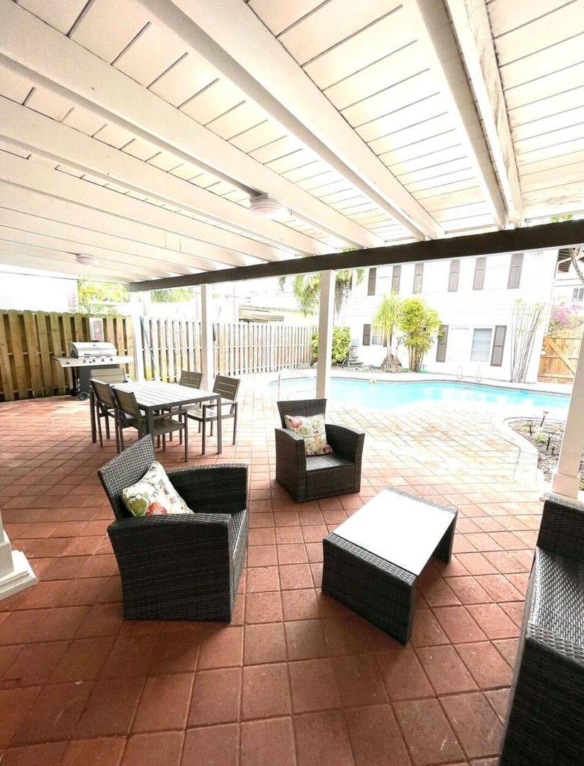 House for rent at 1403 SE 2nd St, Fort Lauderdale, FL 33301
