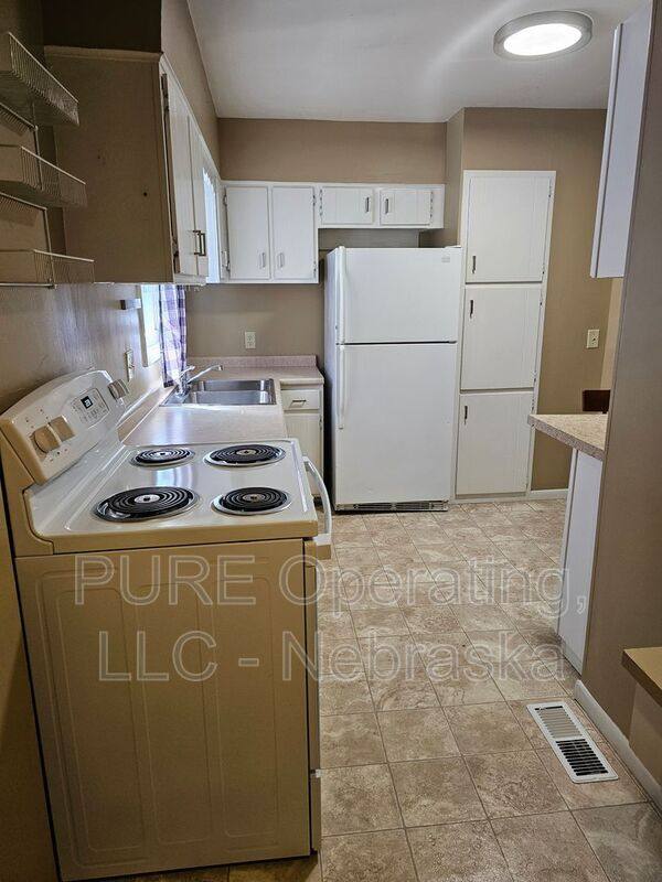 Apartment for rent at 2011 S 7th St, Omaha, NE 68108