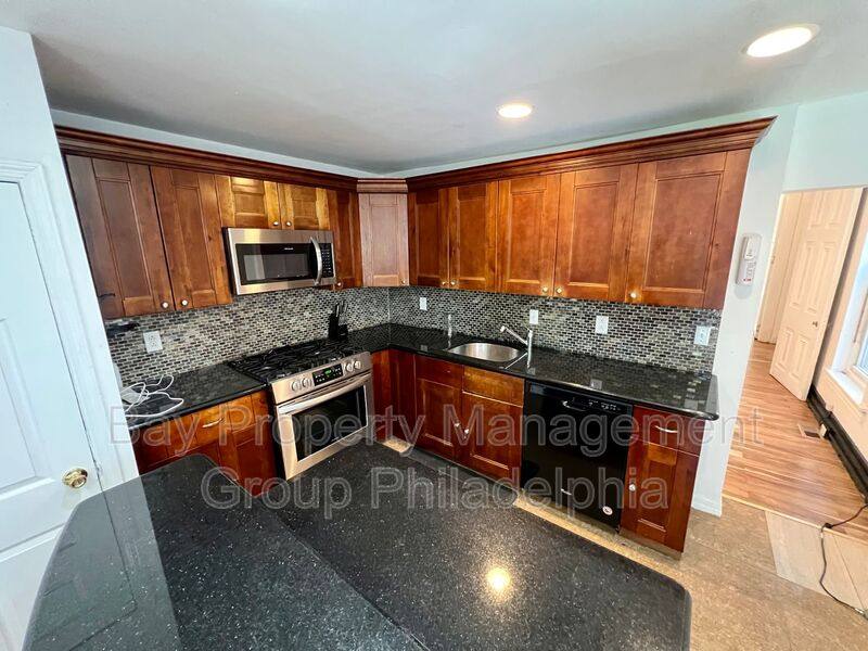 Townhouse for rent at 412 N 32nd St, Philadelphia, PA 19104