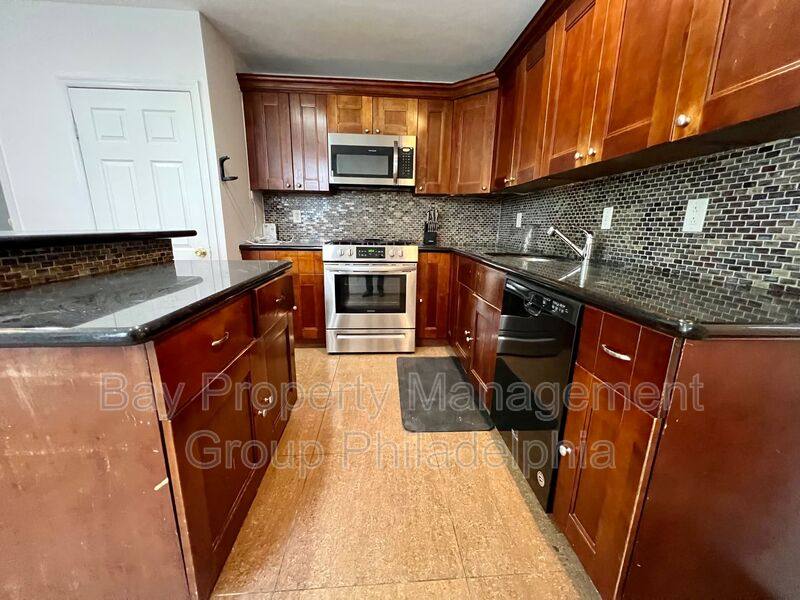Townhouse for rent at 412 N 32nd St, Philadelphia, PA 19104