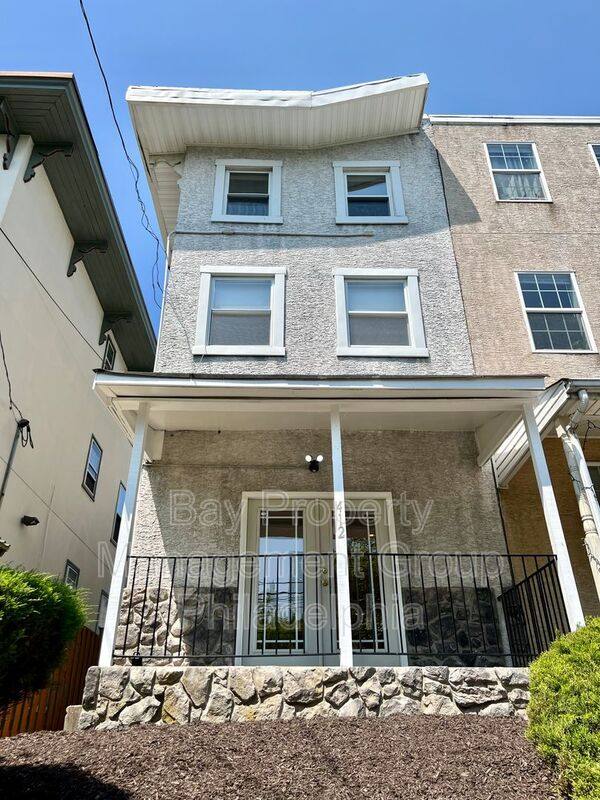 Townhouse for rent at 412 N 32nd St, Philadelphia, PA 19104