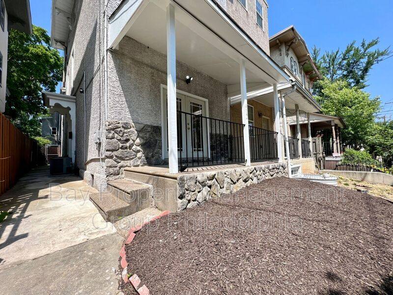 Townhouse for rent at 412 N 32nd St, Philadelphia, PA 19104