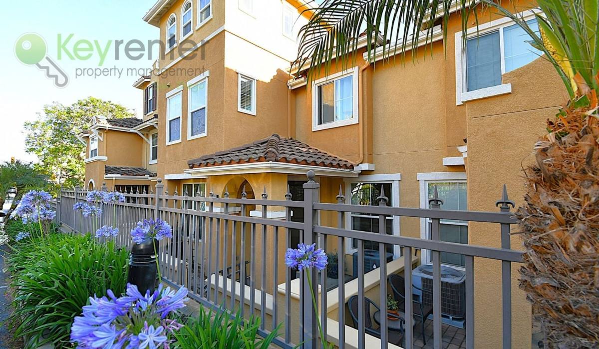 Townhouse for rent at 1628 Avery Rd, San Marcos, CA 92078