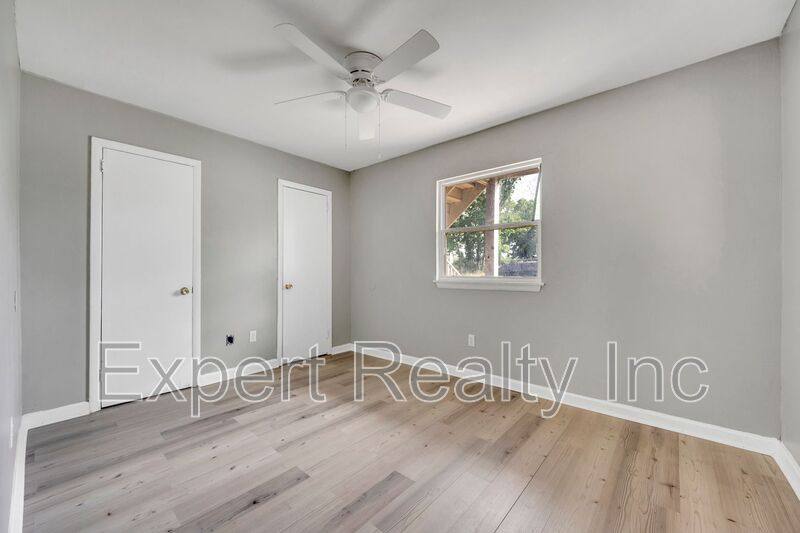Apartment for rent at 1001 21st St Ensley #B, Birmingham, AL 35218