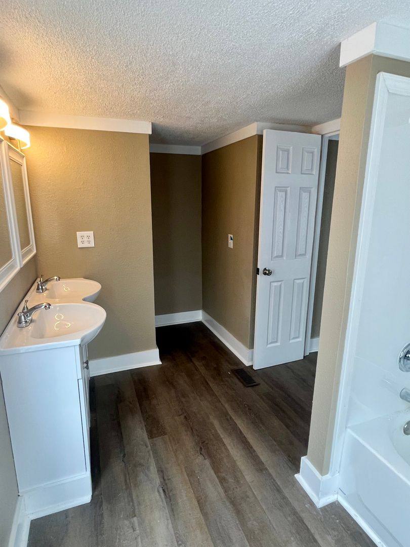 Apartment for rent at 577 Kirkland Still Rd, Hazlehurst, GA 31539