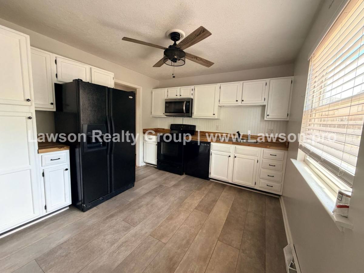 House for rent at 2868 Silver Leaf Dr, Salem, VA 24153