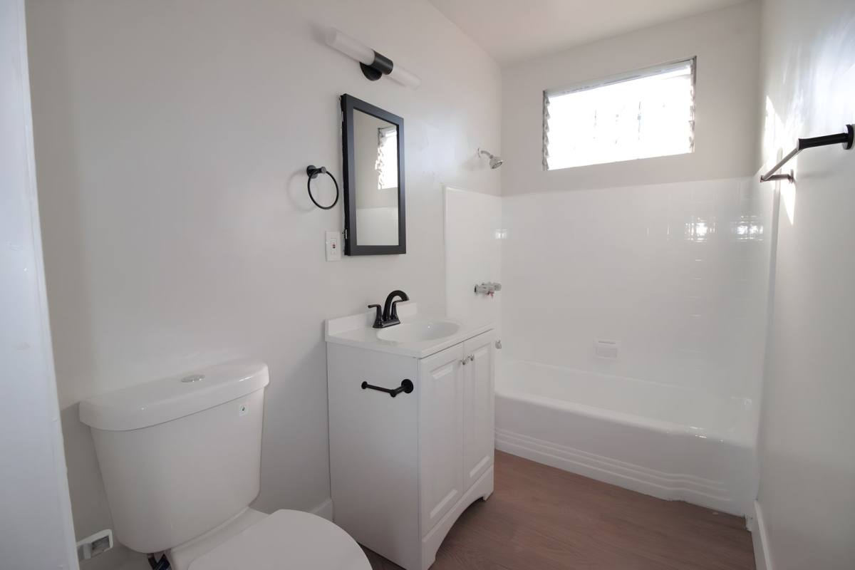 Apartment for rent at 716 E Vernon Ave, Los Angeles, CA 90011