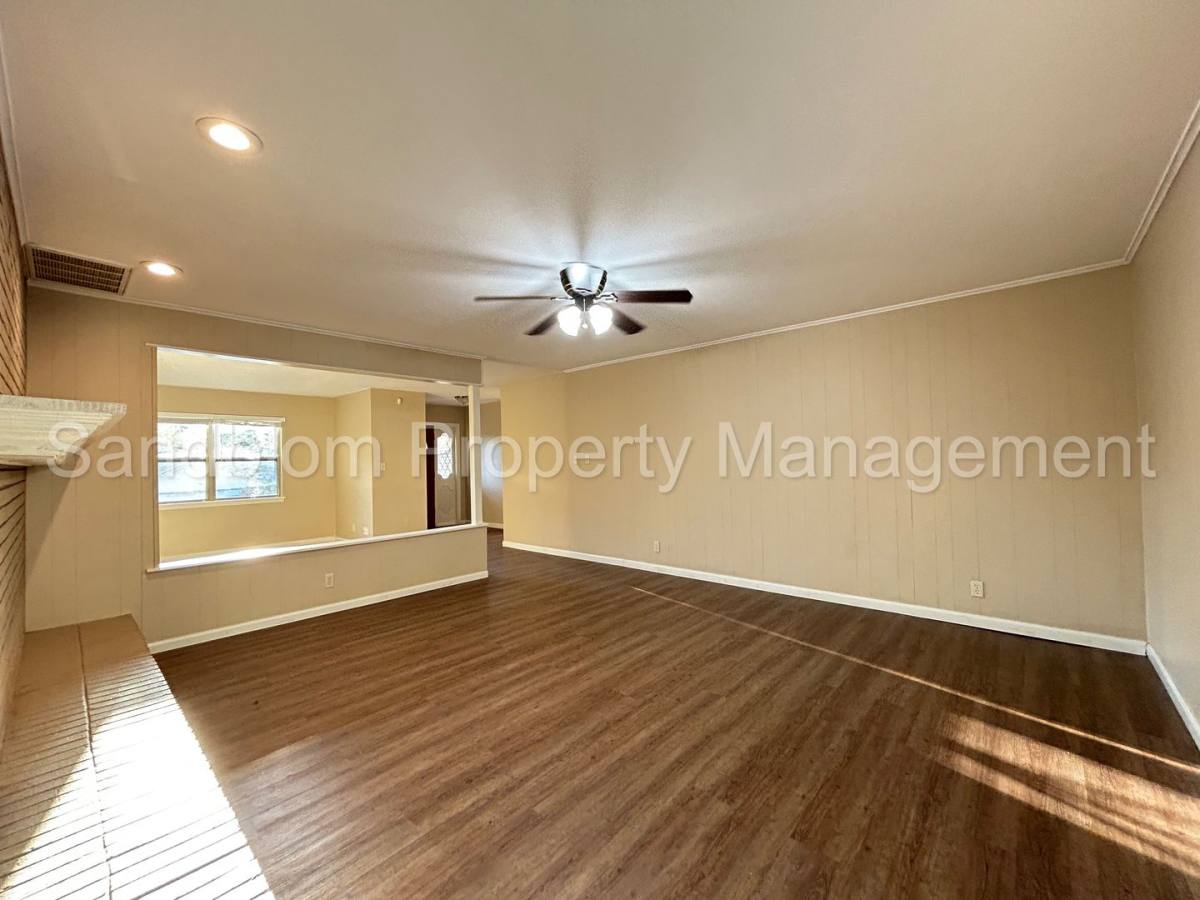 House for rent at 5766 S 80th E Ave, Tulsa, OK 74145