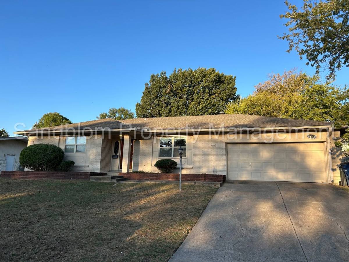 House for rent at 5766 S 80th E Ave, Tulsa, OK 74145