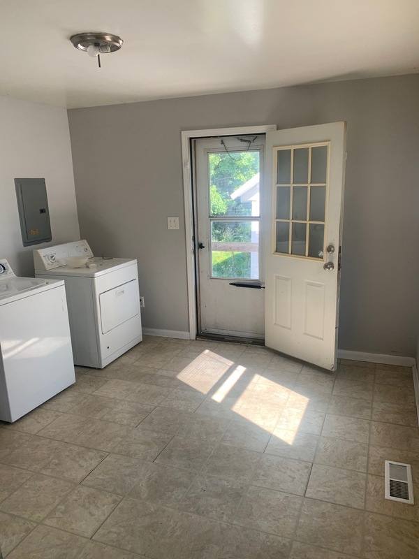 House for rent at 24528 Grove Ave, Eastpointe, MI 48021