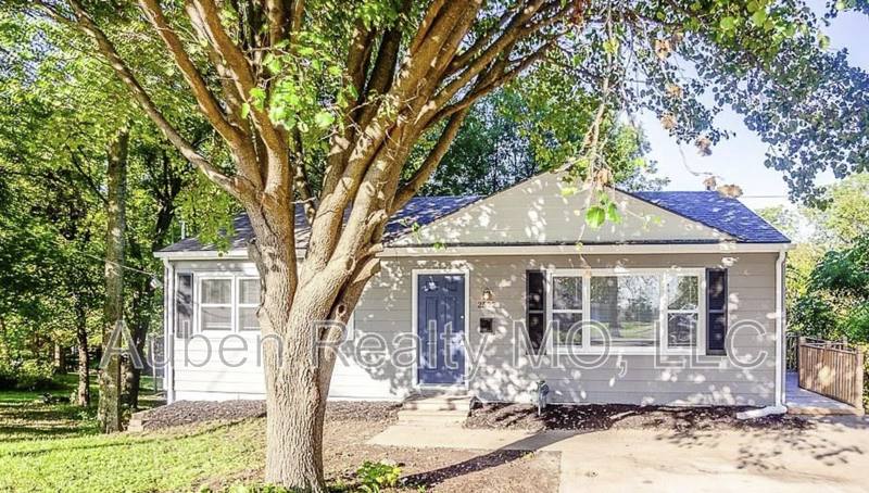 House for rent at 2522 N River Blvd, Independence, MO 64050