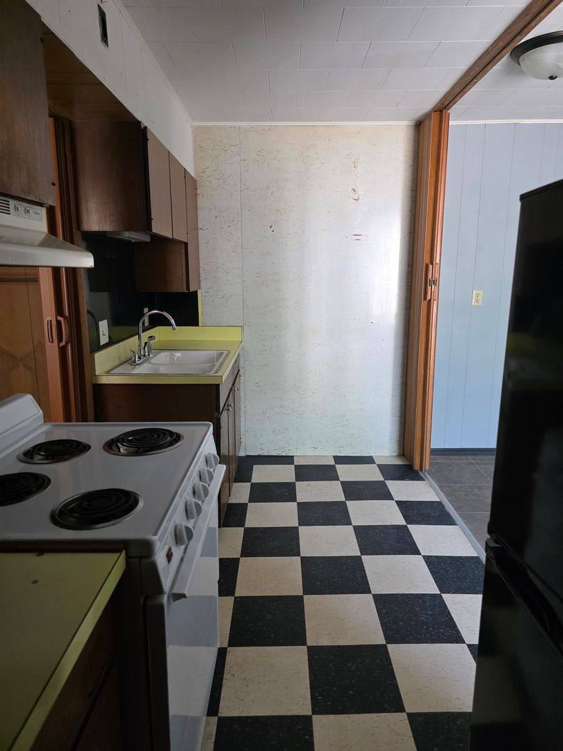 Apartment for rent at 601 W Wilkinson St, Goshen, IN 46528