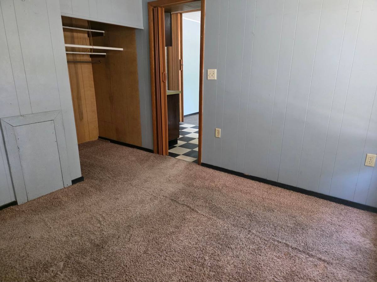 Apartment for rent at 601 W Wilkinson St, Goshen, IN 46528
