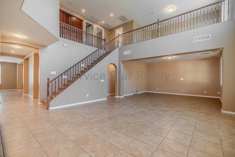 House for rent at 2214 E Chanute Pass, Phoenix, AZ 85040