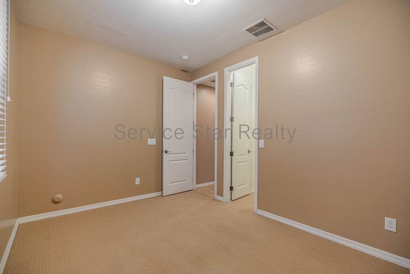 House for rent at 2214 E Chanute Pass, Phoenix, AZ 85040