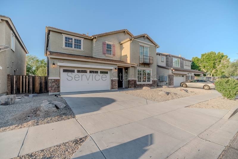 House for rent at 2214 E Chanute Pass, Phoenix, AZ 85040