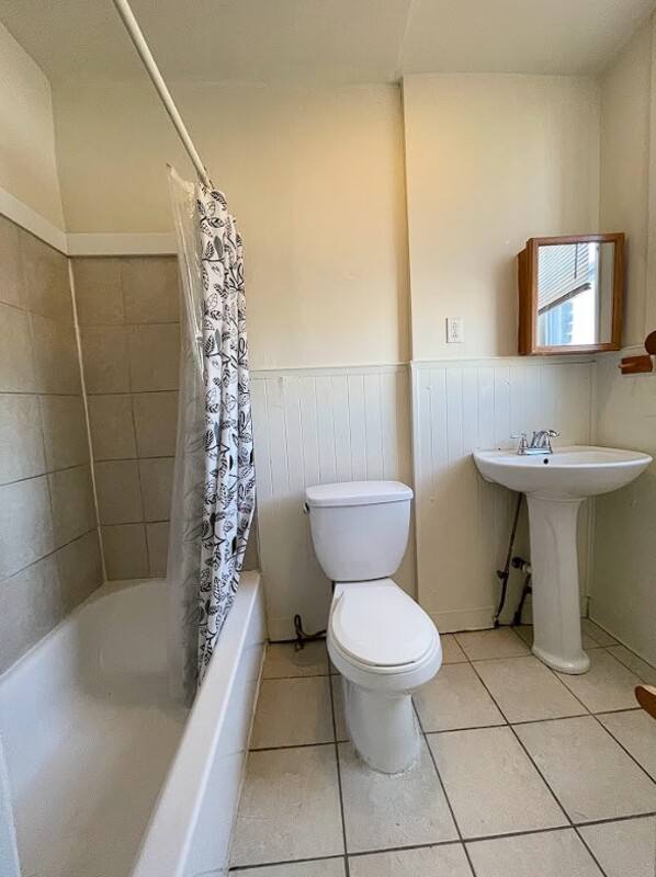 Apartment for rent at 317 S 60th St #1, Philadelphia, PA 19143