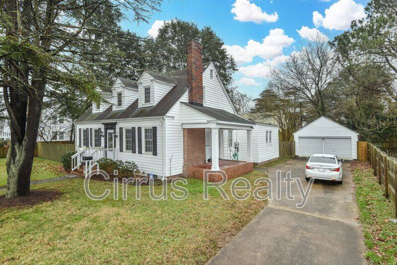 Apartment for rent at 10 Parkside Place, Portsmouth, VA 23702