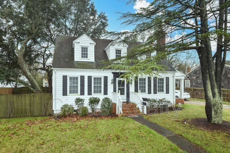 Apartment for rent at 10 Parkside Place, Portsmouth, VA 23702