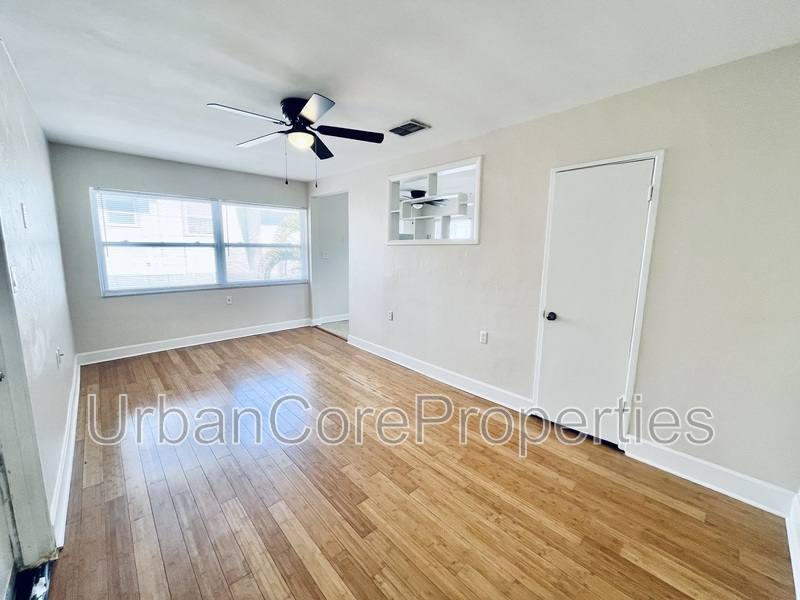 Apartment for rent at 1527 5th St N #B3, Saint Petersburg, FL 33704