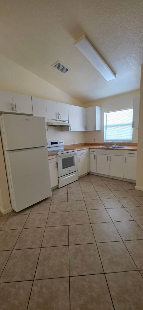 Apartment for rent at 8325 Omaha Circle, Spring Hill, FL 34606