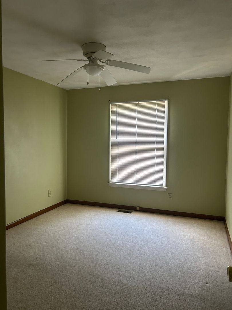 House for rent at 21 Archview Dr, Belleville, IL 62221