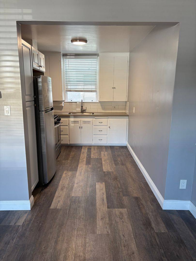 Apartment for rent at 101 Termino Ave, Long Beach, CA 90803