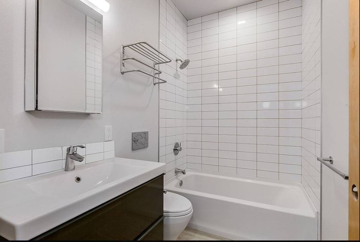 Apartment for rent at 1722 Summit Ave, Seattle, WA 98122