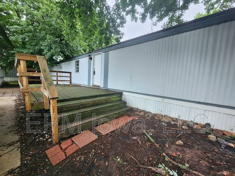 House for rent at 700 W Ridgeway Ave #111, Cedar Falls, IA 50613