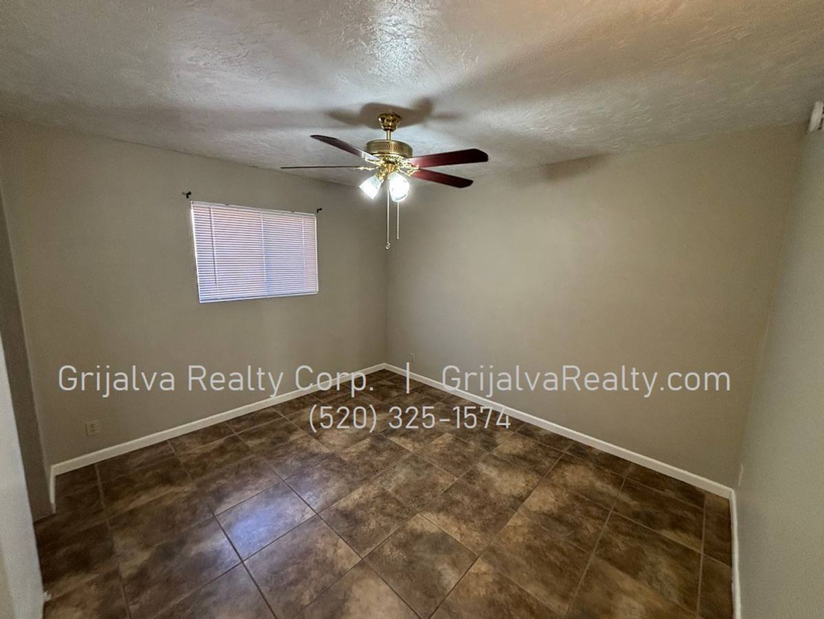 Apartment for rent at 255 - 261 N Silverbell Rd, Tucson, AZ 85745