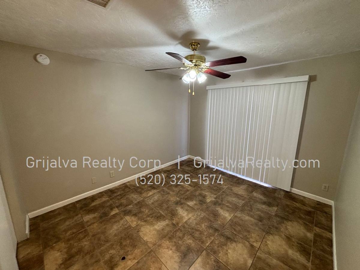 Apartment for rent at 255 - 261 N Silverbell Rd, Tucson, AZ 85745