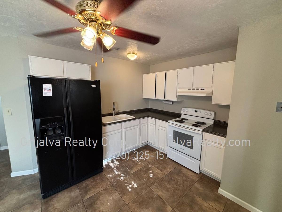 Apartment for rent at 255 - 261 N Silverbell Rd, Tucson, AZ 85745