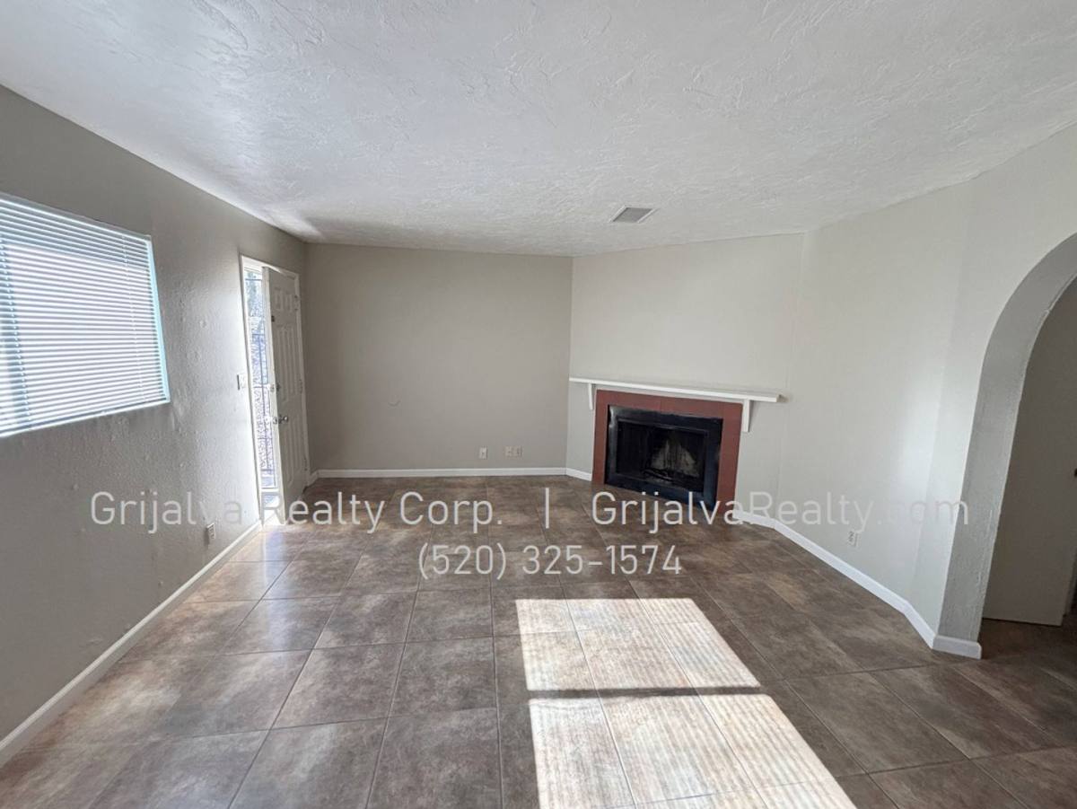 Apartment for rent at 255 - 261 N Silverbell Rd, Tucson, AZ 85745