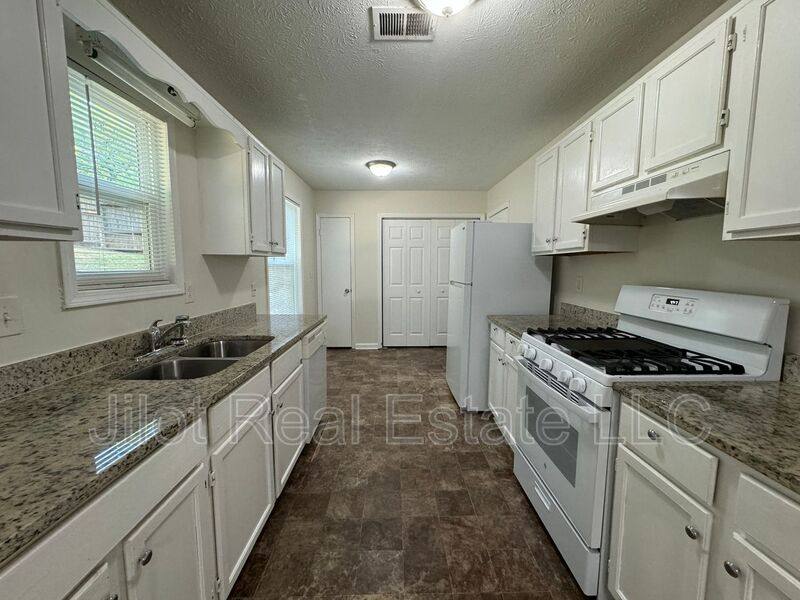 House for rent at 2993 Owens Meadow Dr NW, Kennesaw, GA 30152