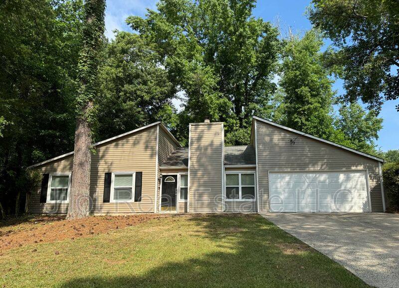 House for rent at 2993 Owens Meadow Dr NW, Kennesaw, GA 30152