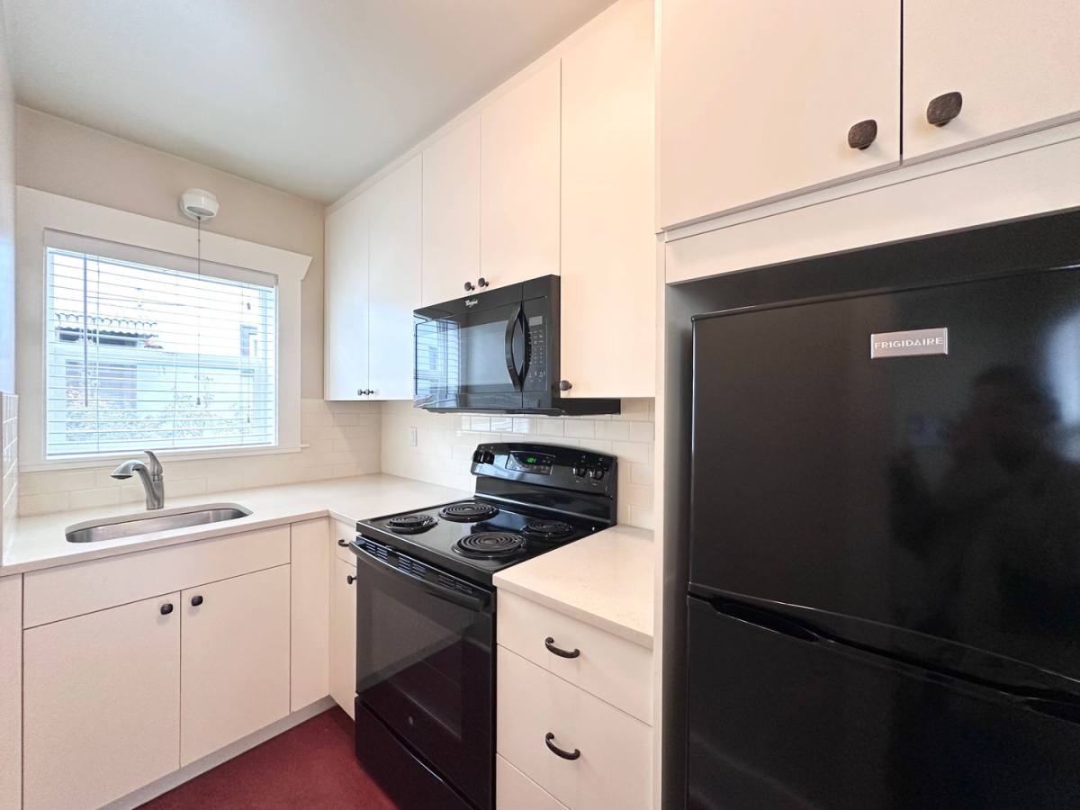 Apartment for rent at 1025 NE 31st Ave, Portland, OR 97232