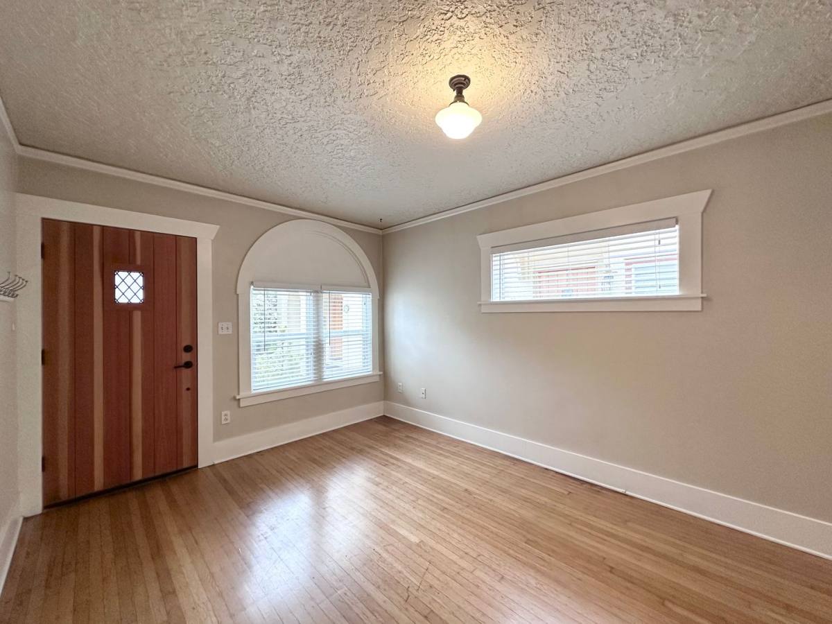 Apartment for rent at 1025 NE 31st Ave, Portland, OR 97232