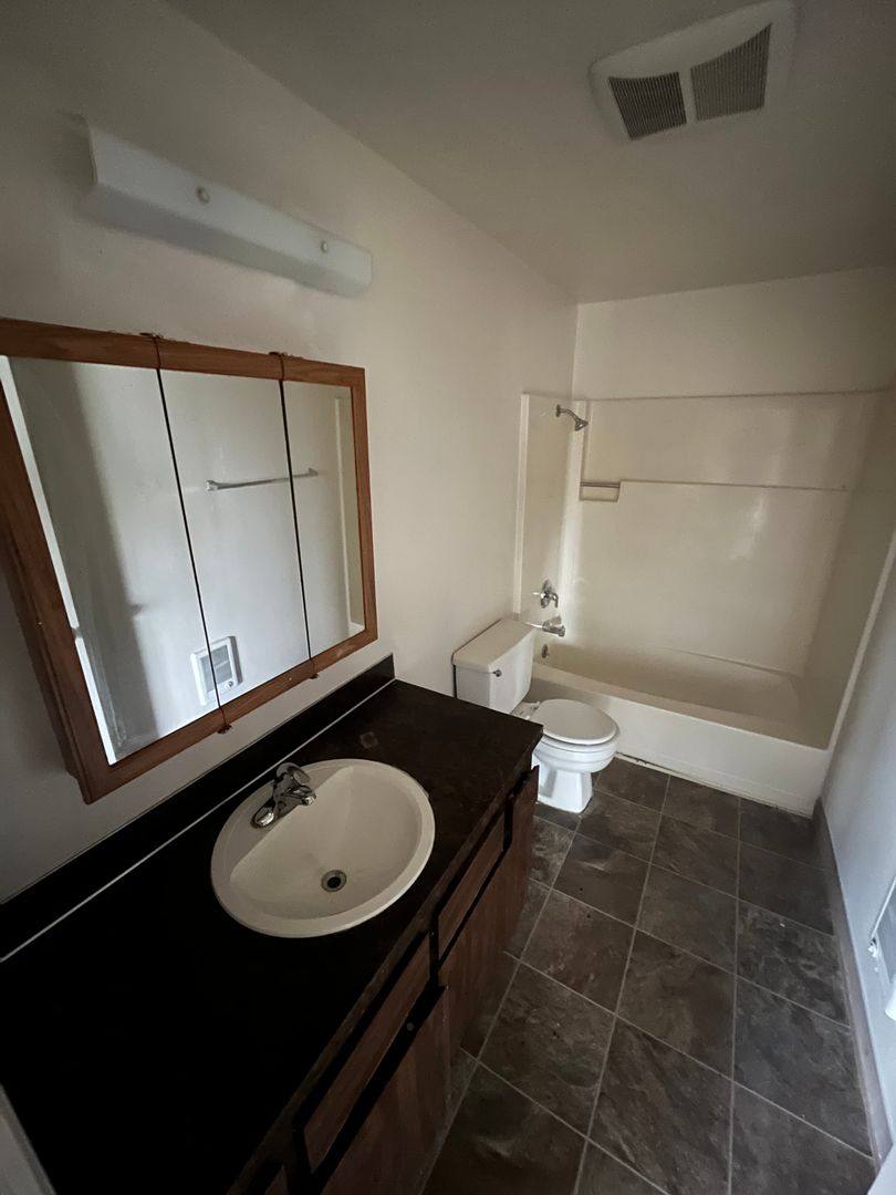 Apartment for rent at 520 S 42nd, Springfield, OR 97478