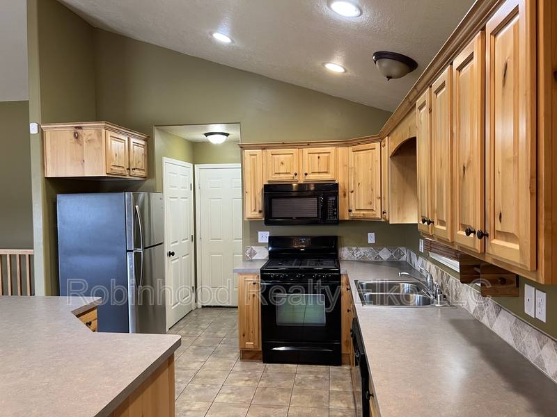 House for rent at 214 Brookwood Dr, Elko, NV 89801