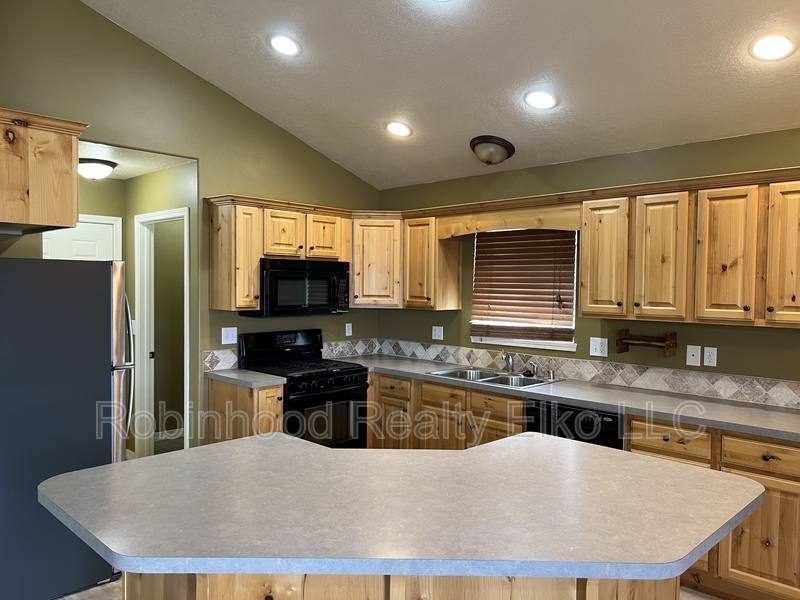 House for rent at 214 Brookwood Dr, Elko, NV 89801