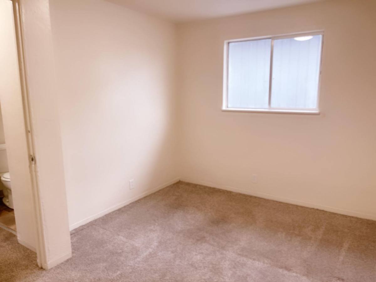 Townhouse for rent at 5312 Main St, Springfield, OR 97478