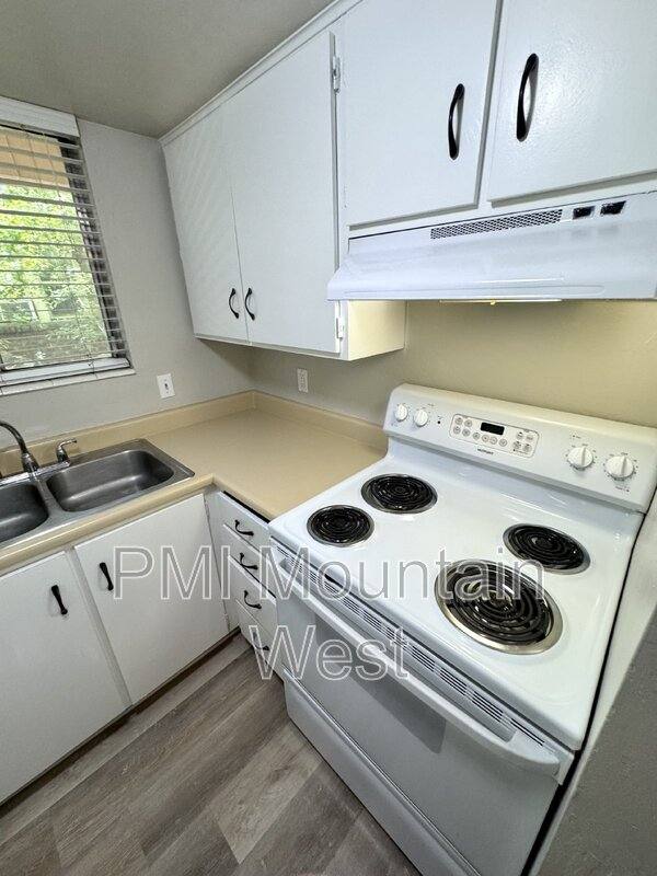 Apartment for rent at 528 S 1100 E #6, Salt Lake City, UT 84102