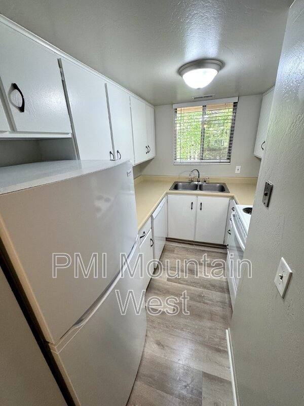 Apartment for rent at 528 S 1100 E #6, Salt Lake City, UT 84102