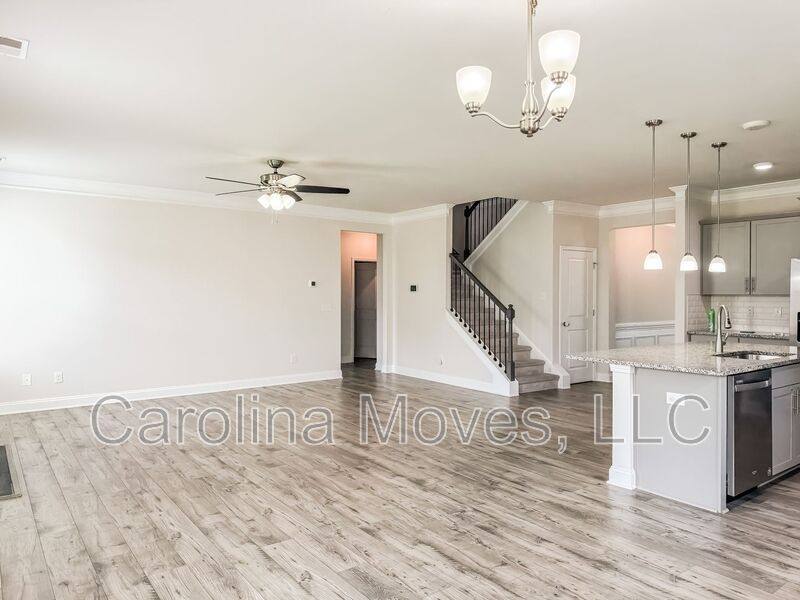 House for rent at 400 Raleighwood Lane, Simpsonville, SC 29681
