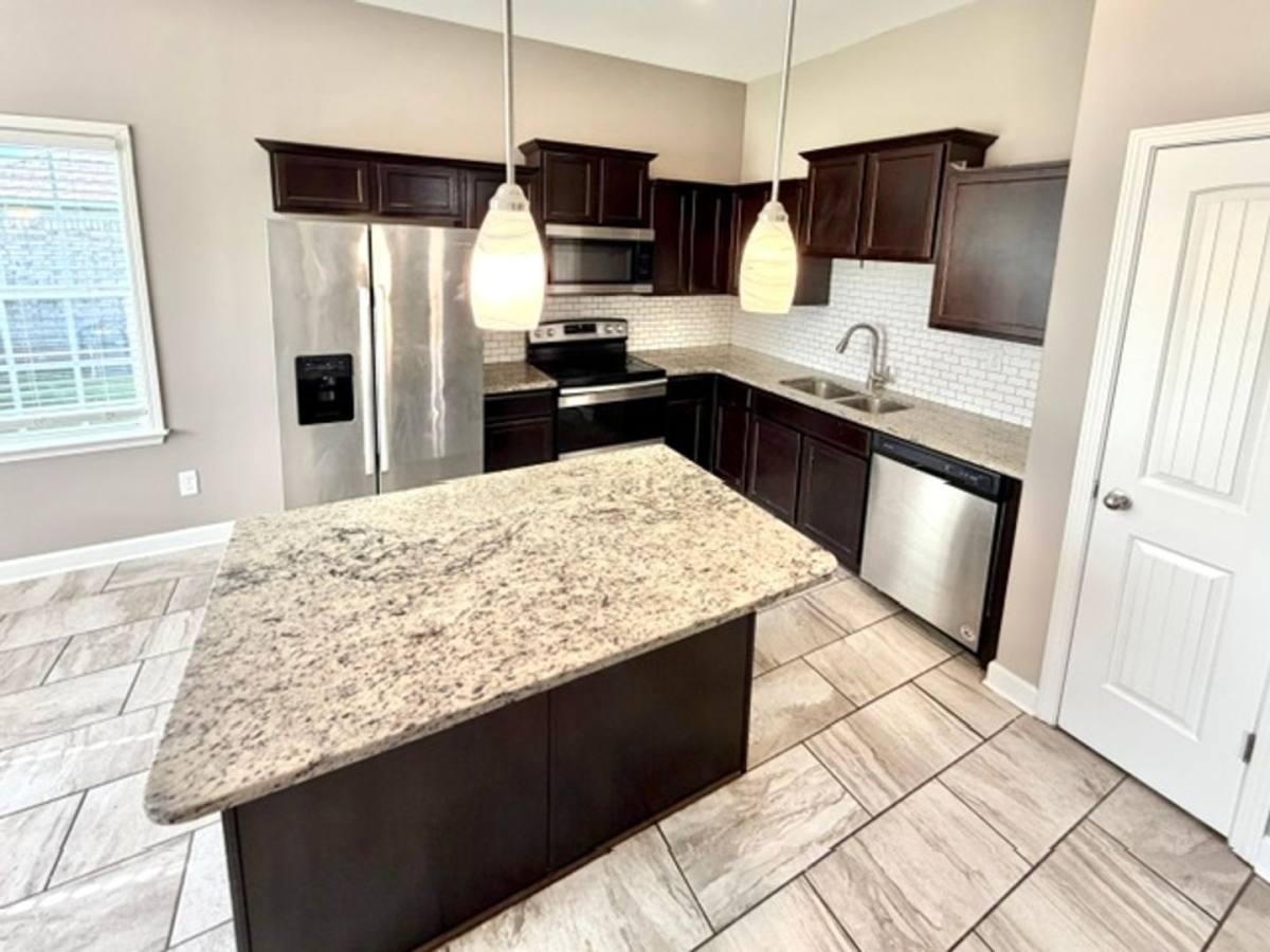 Apartment for rent at 6283 Darwood Dr, Olive Branch, MS 38654